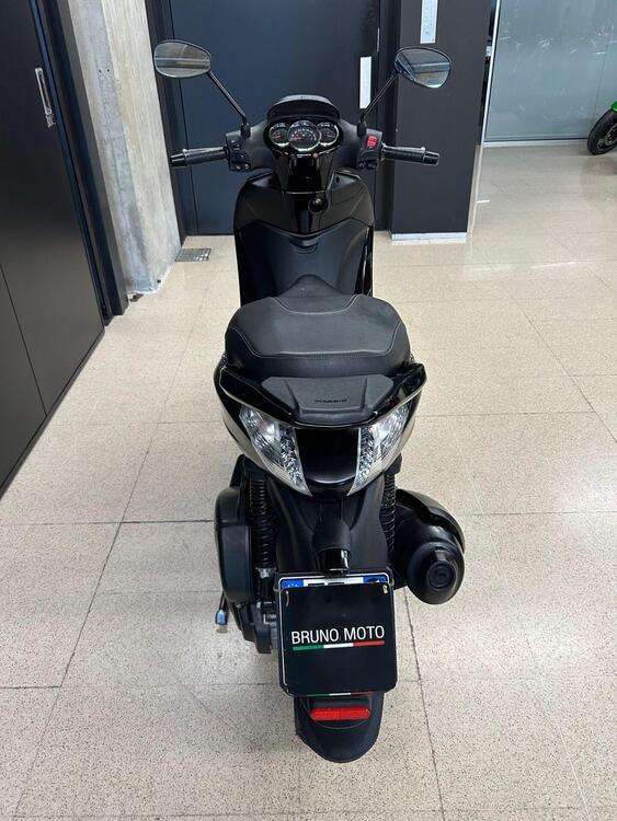 Piaggio Beverly 300 i.e. ABS-ASR (2016 - 20) (4)