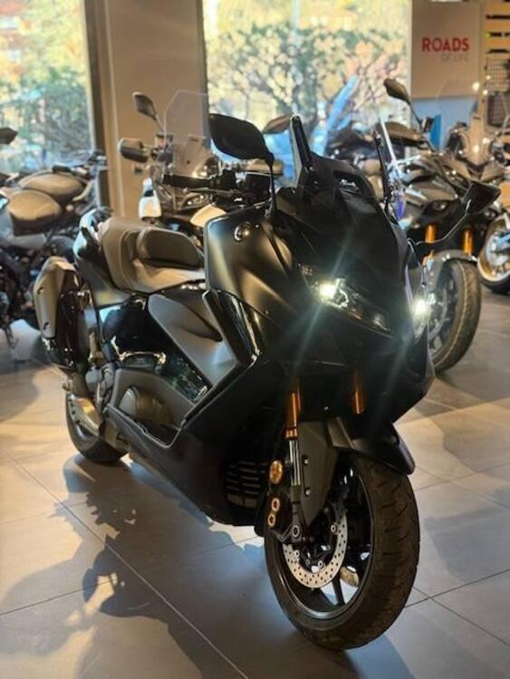 Yamaha T-Max 560 Tech Max (2022 - 24) (3)