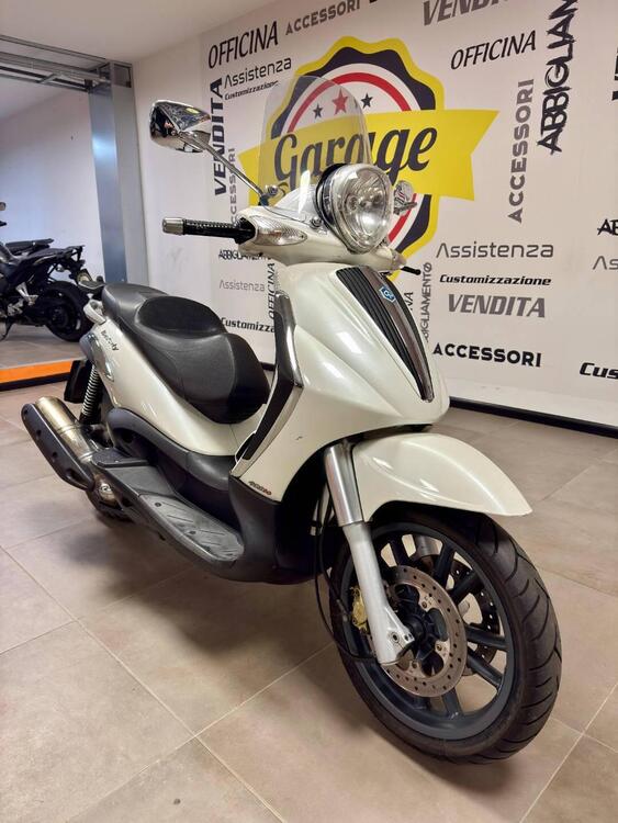 Piaggio Beverly 400 i.e. (2)