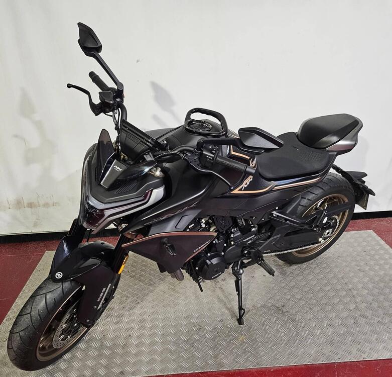 CFMOTO 800NK Sport (2023 - 25) (2)