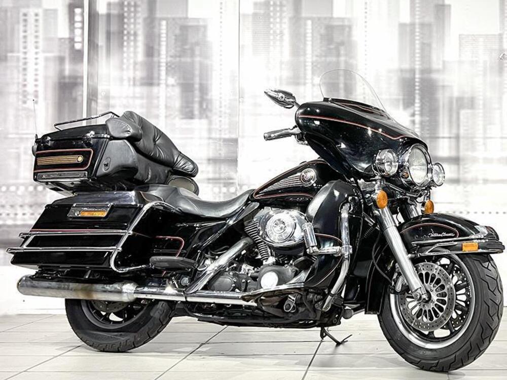 Harley-Davidson 107 Tri Glide Ultra (2016) - FLHTCUTG