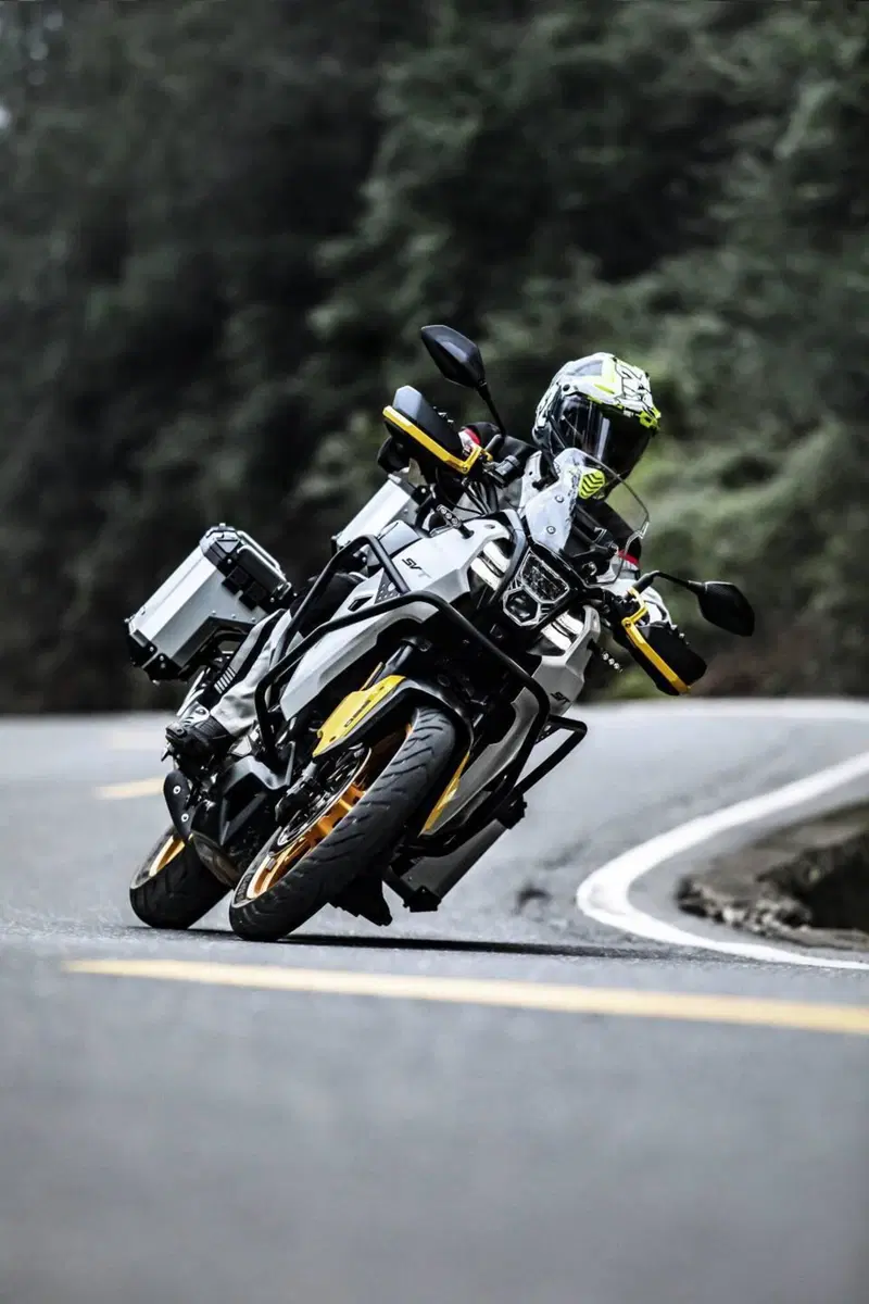 QJ Motor SVT 650 X (2024) (4)