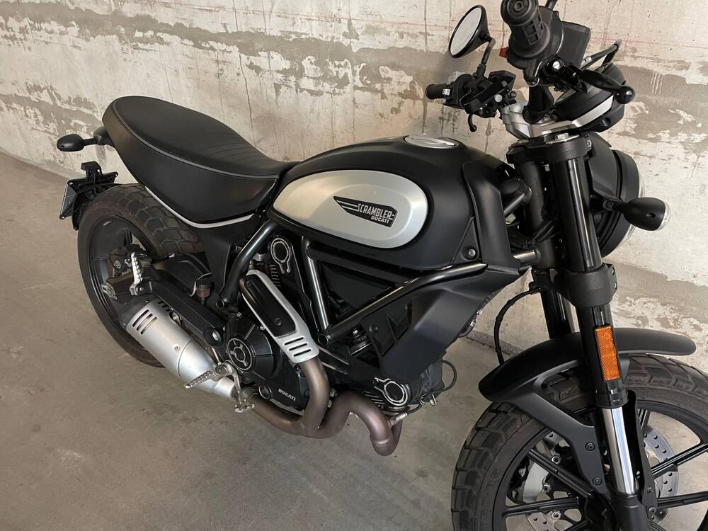 Ducati Scrambler 800 Icon Dark (2021 - 22) (2)