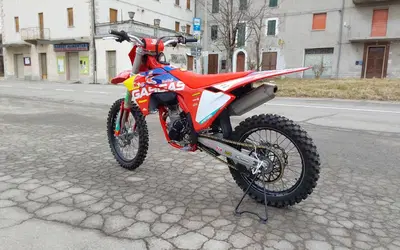 GASGAS MC 350 F (2024) usata