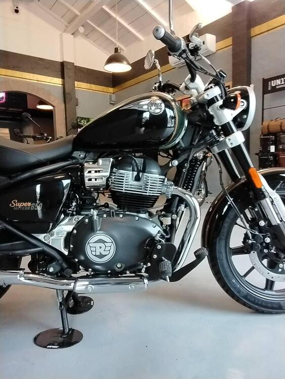 Royal Enfield Super Meteor 650 (2023 - 25) (3)