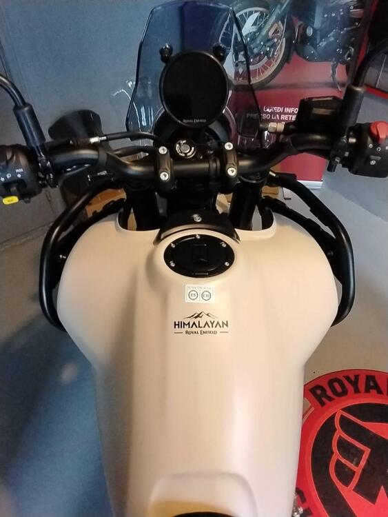 Royal Enfield Himalayan 450 (2024 - 25) (3)