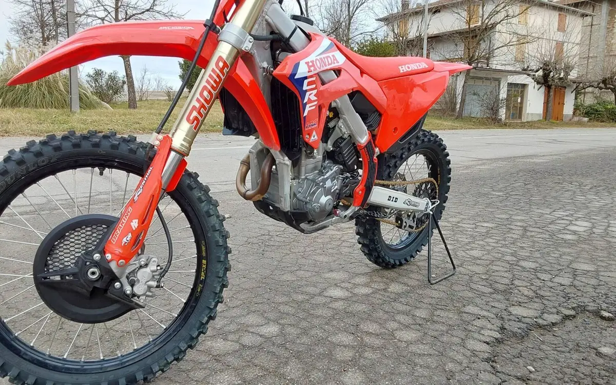 Honda CRF 250R (2022) (2)