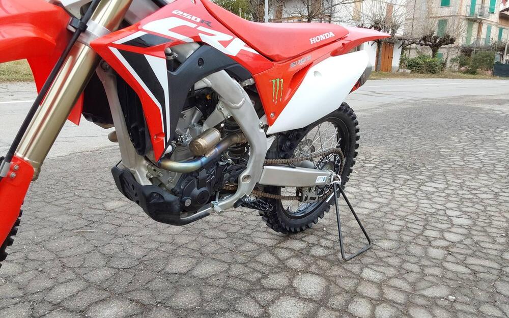 Honda CRF 250 R (2021) (2)