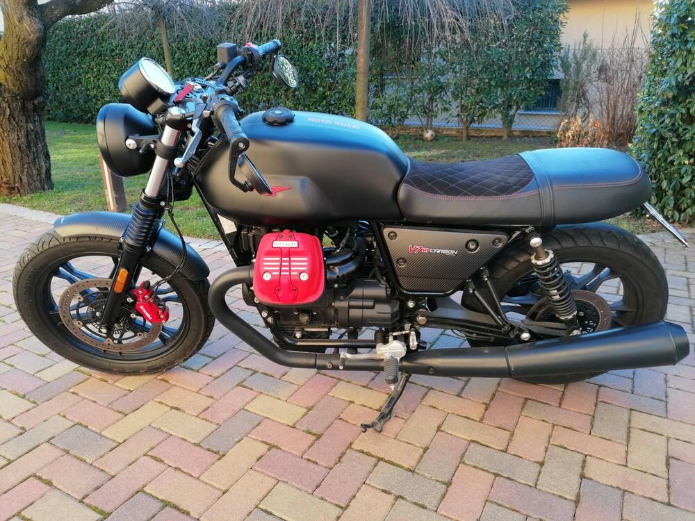 Moto Guzzi V7 III Carbon (2018 - 20) (5)