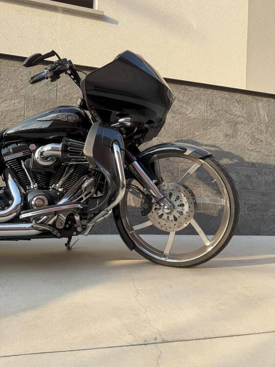 Harley-Davidson 1800 Road Glide Custom (2013) - FLTRXSE (5)