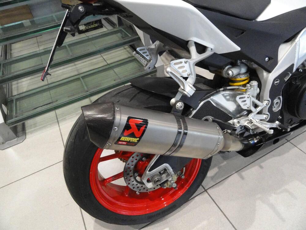 Aprilia RSV4 R (2009 - 12) (4)