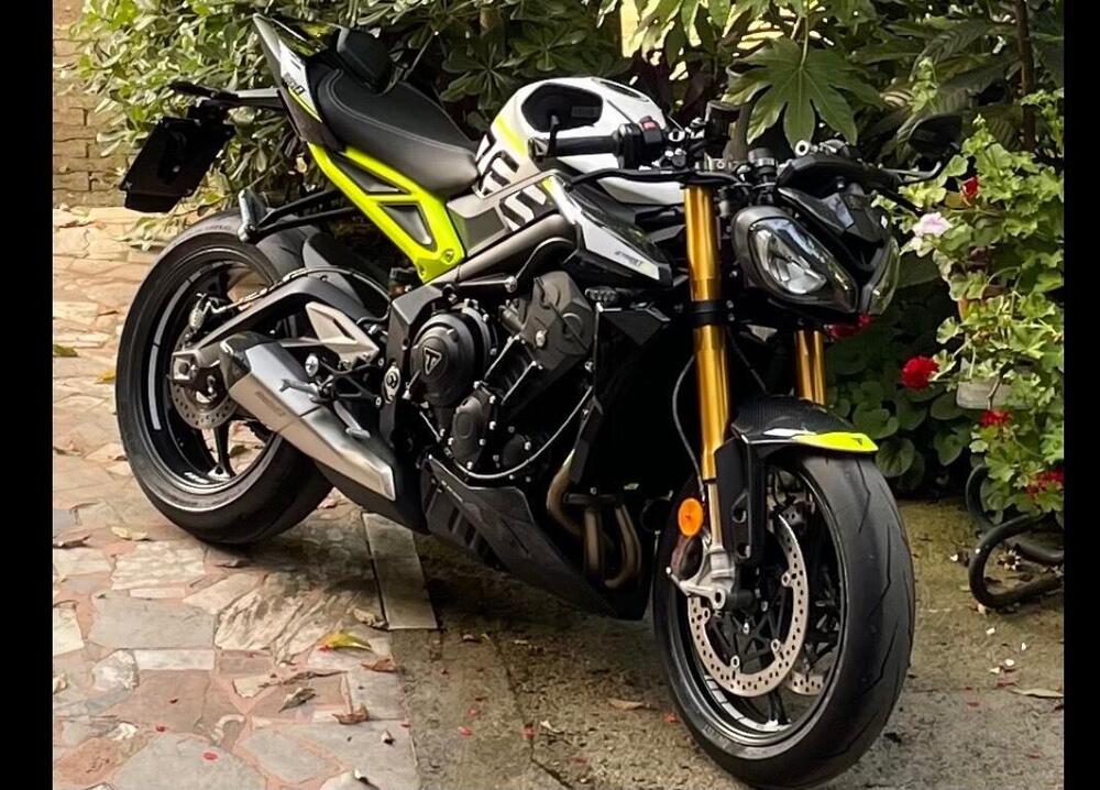 Triumph Street Triple 765 Moto2 Edition (2023 - 24)