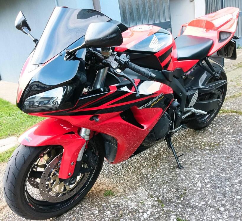 Honda CBR 1000 RR Fireblade (2006 - 07) (2)