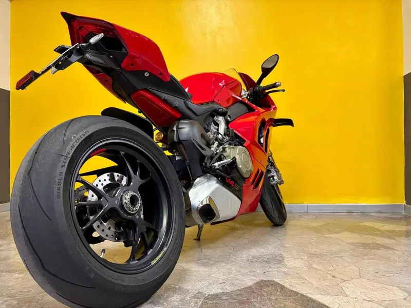 Ducati Panigale V4 S (2022 - 24) (4)