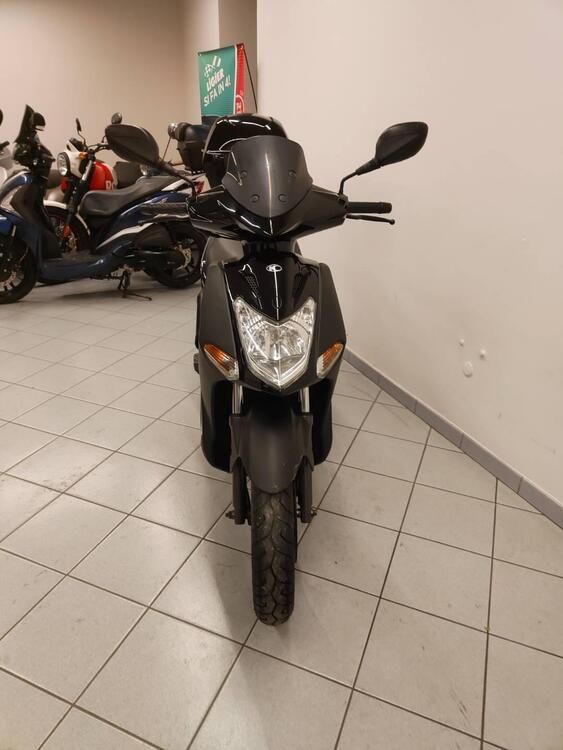 Kymco Agility 200i R16 (2008 - 16) (4)