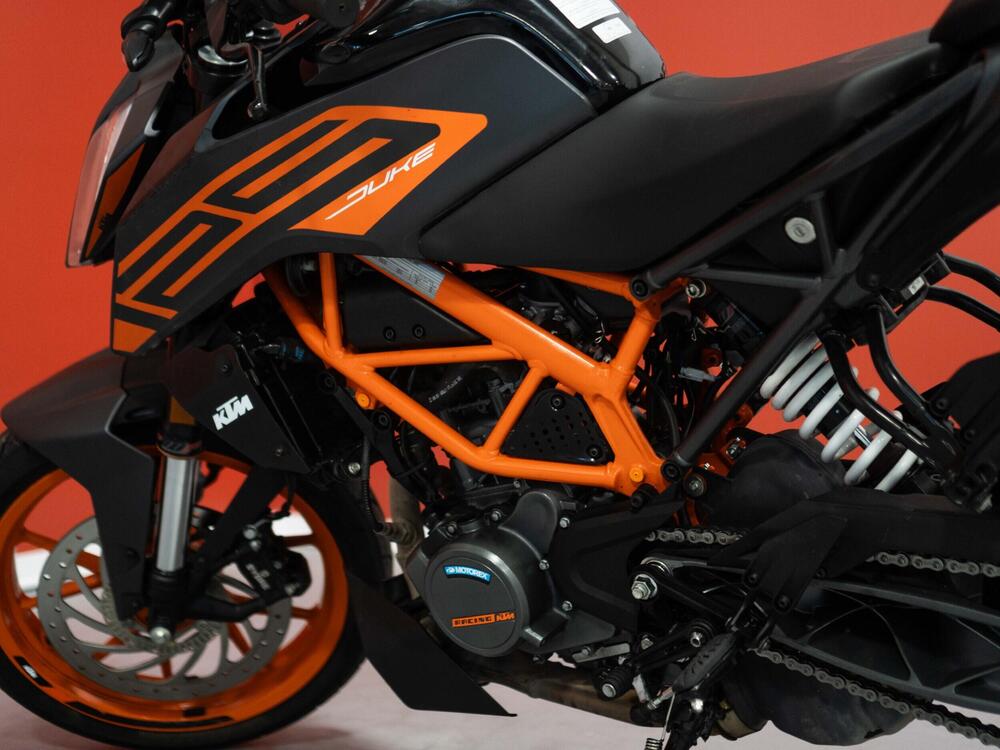 KTM 125 Duke (2021 - 23) (2)