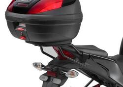 GIVI SR1103 Attacco posteriore specifico per baule