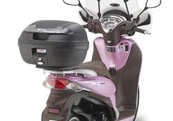 GIVI SR1125 Attacco posteriore specifico per baule