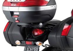 GIVI SR121 Attacco posteriore specifico per baulet