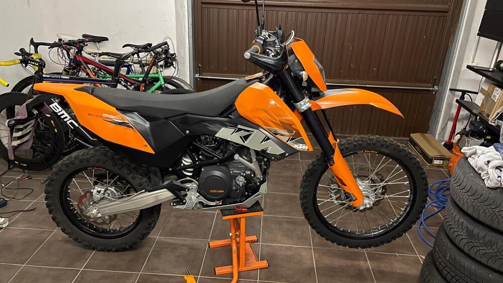 KTM 690 Enduro R (2009 - 11) (2)