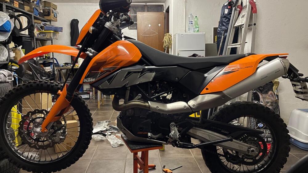 KTM 690 Enduro R (2009 - 11) (4)