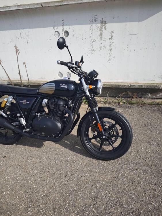 Royal Enfield Interceptor 650 (2021 - 25)