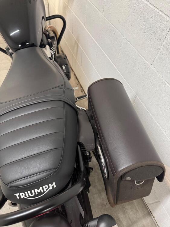 Triumph Street Twin 900 (2021 - 22) (4)