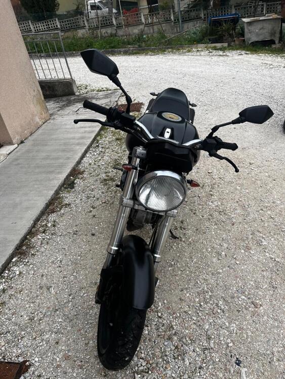 Ducati Monster 600 Dark (1998 - 01) (5)