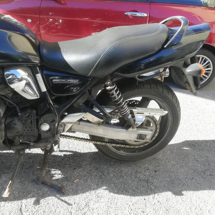 Suzuki GSX 750 (1998 - 03) (3)