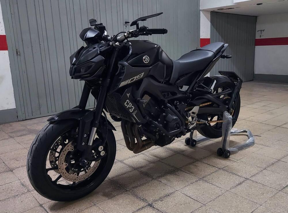 Yamaha MT-09 (2017 - 20) (2)