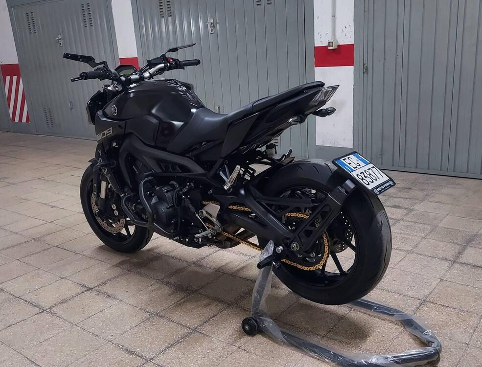 Yamaha MT-09 (2017 - 20) (4)