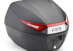 Bauletto Givi C30N Nero con catadiottri rossi 30lt