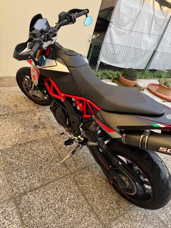 Aprilia Dorsoduro 900 (2017 - 20) (2)