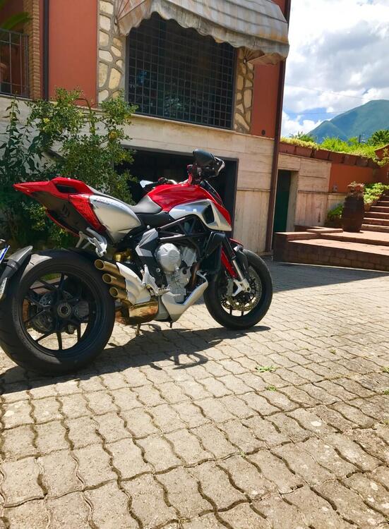 MV Agusta Rivale 800 EAS ABS (2013 -17) (2)