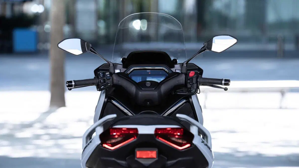 Yamaha X-Max 125 X-Max 125 Tech Max+ (2025 - 26) (10)