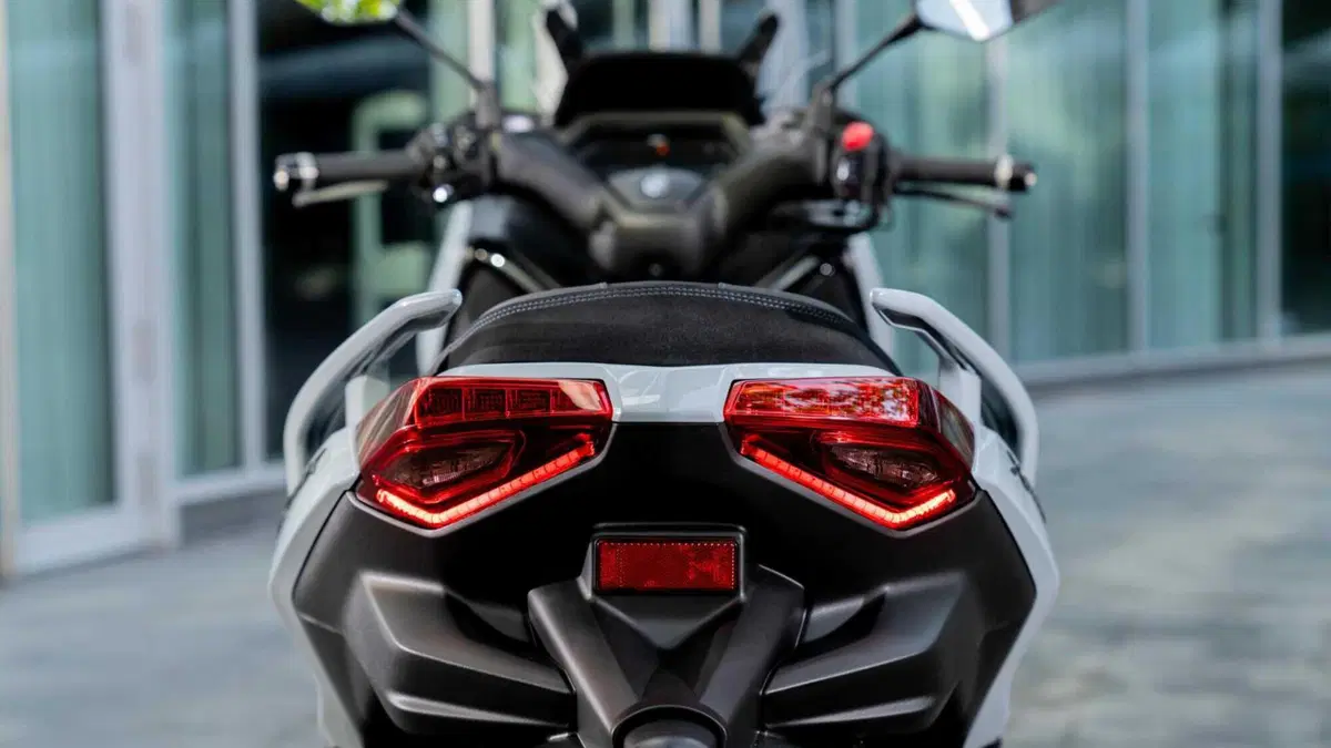 Yamaha X-Max 125 X-Max 125 Tech Max+ (2025 - 26) (11)