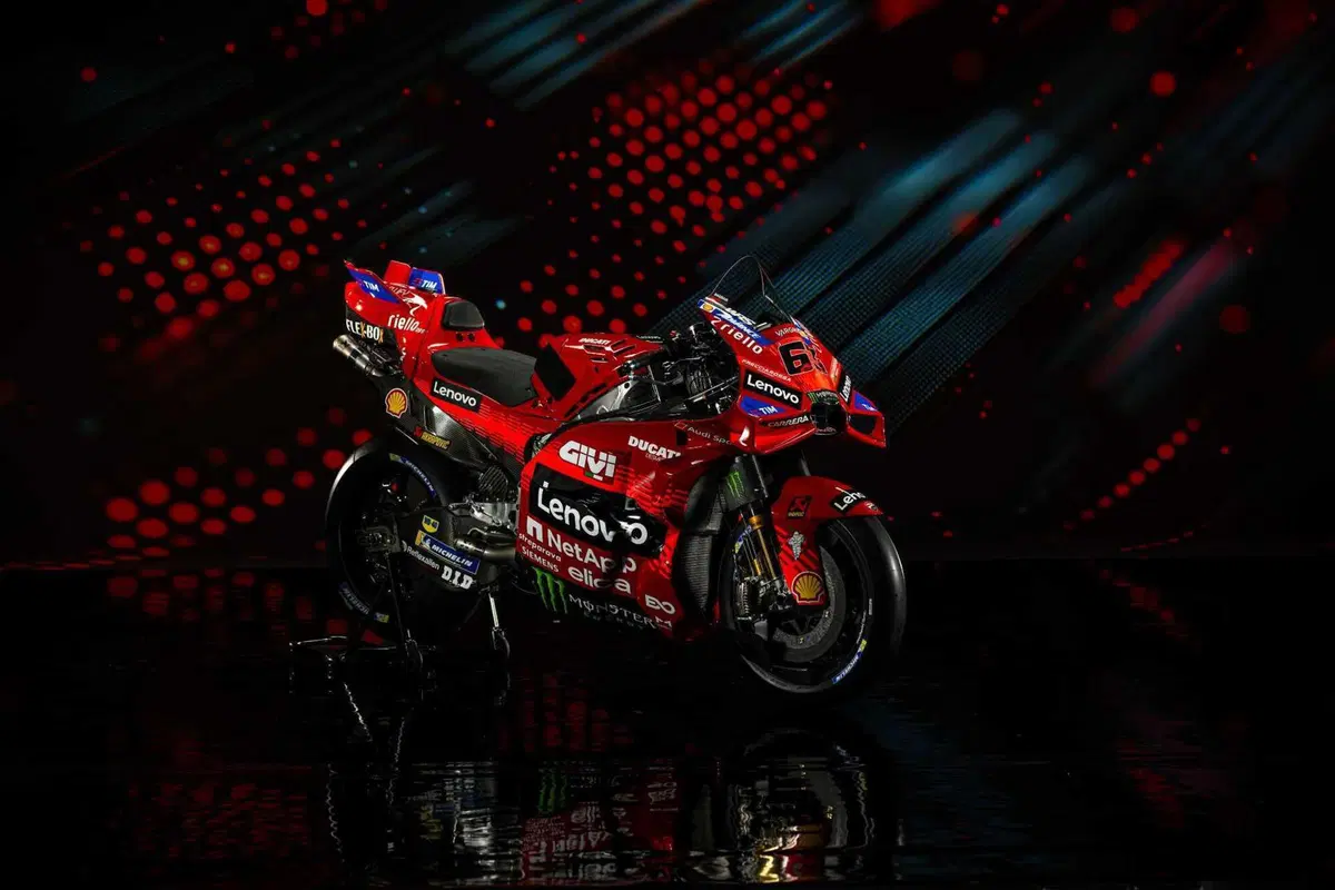 Presentazione Ducati MotoGP 2025: Pecco Bagnaia e Marc Marquez svelano la livrea! [VIDEO e GALLERY] - LIVE (14)