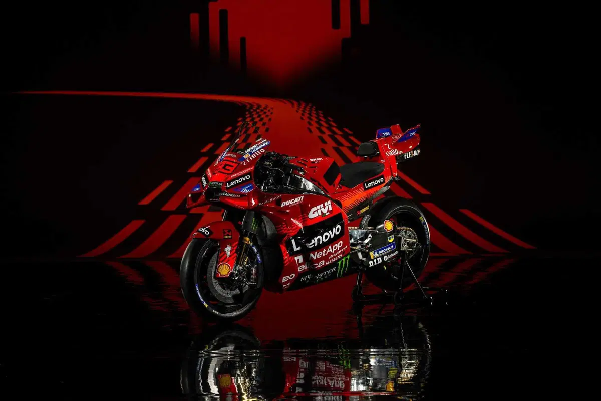 Presentazione Ducati MotoGP 2025: Pecco Bagnaia e Marc Marquez svelano la livrea! [VIDEO e GALLERY] - LIVE (23)