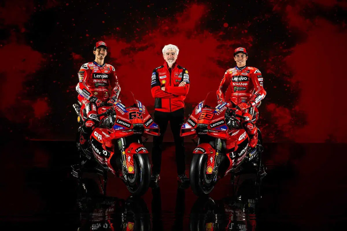 Presentazione Ducati MotoGP 2025: Pecco Bagnaia e Marc Marquez svelano la livrea! [VIDEO e GALLERY] - LIVE (48)