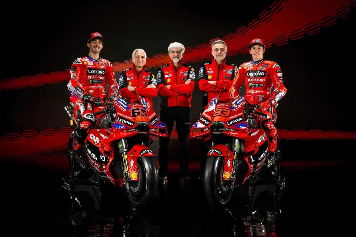 Presentazione Ducati MotoGP 2025: Pecco Bagnaia e Marc Marquez svelano la livrea! [VIDEO e GALLERY] - LIVE (49)