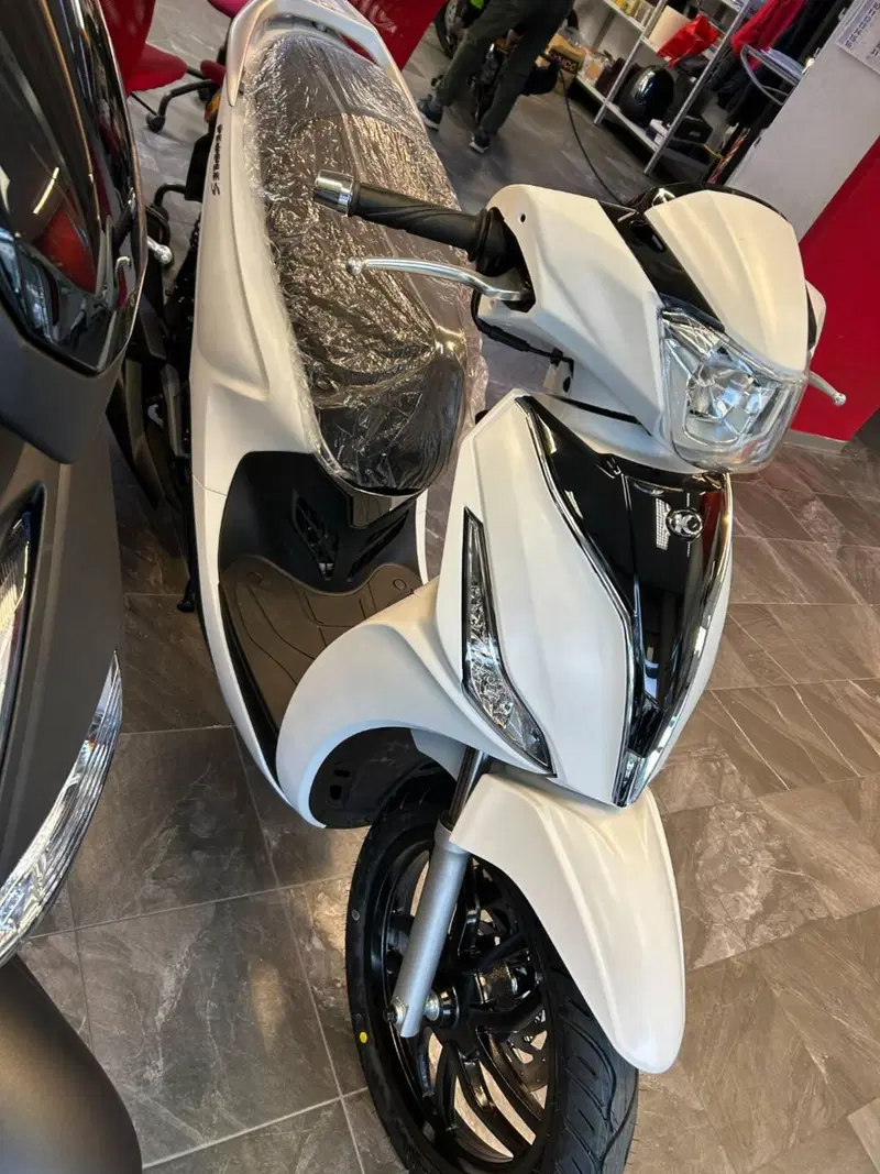 Kymco People 125i S ABS (2024 - 26) (3)