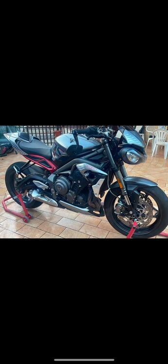 Triumph Street Triple RS (2020 - 22) (2)