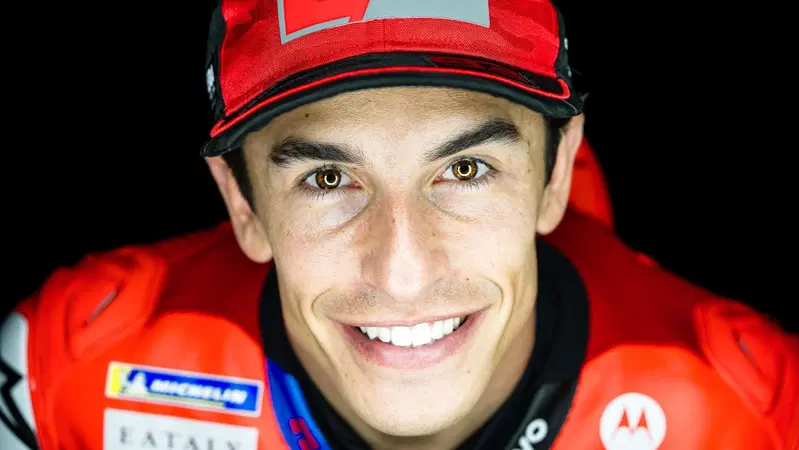 MotoGP 2025. Le prime parole di Marc Marquez vestito di rosso: "Ho le farfalle nello stomaco, indossare questi colori vuol dire lottare per il titolo"