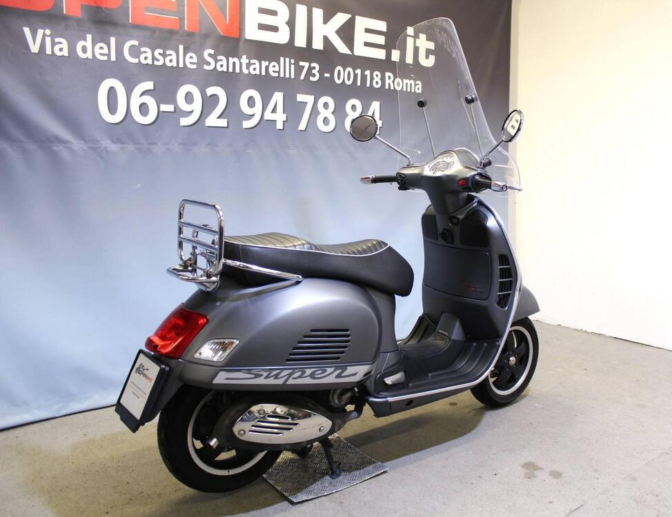 Vespa GTS 300 Super (2008 - 16) (5)