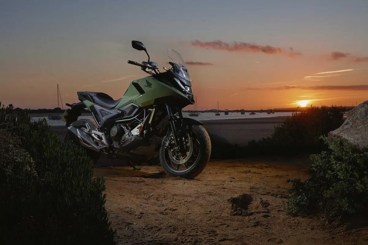 Prova Honda NC 750X 2025, perfezionamento continuo [VIDEO] (4)