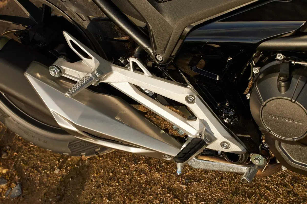 Prova Honda NC 750X 2025, perfezionamento continuo [VIDEO] (8)