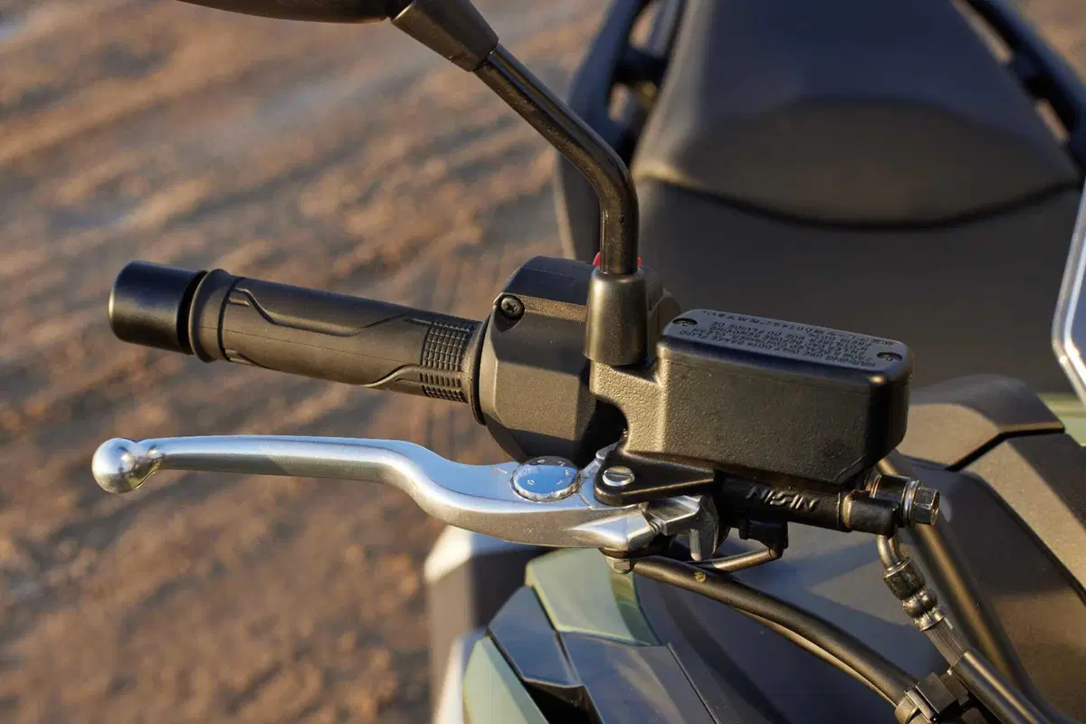 Prova Honda NC 750X 2025, perfezionamento continuo [VIDEO] (3)