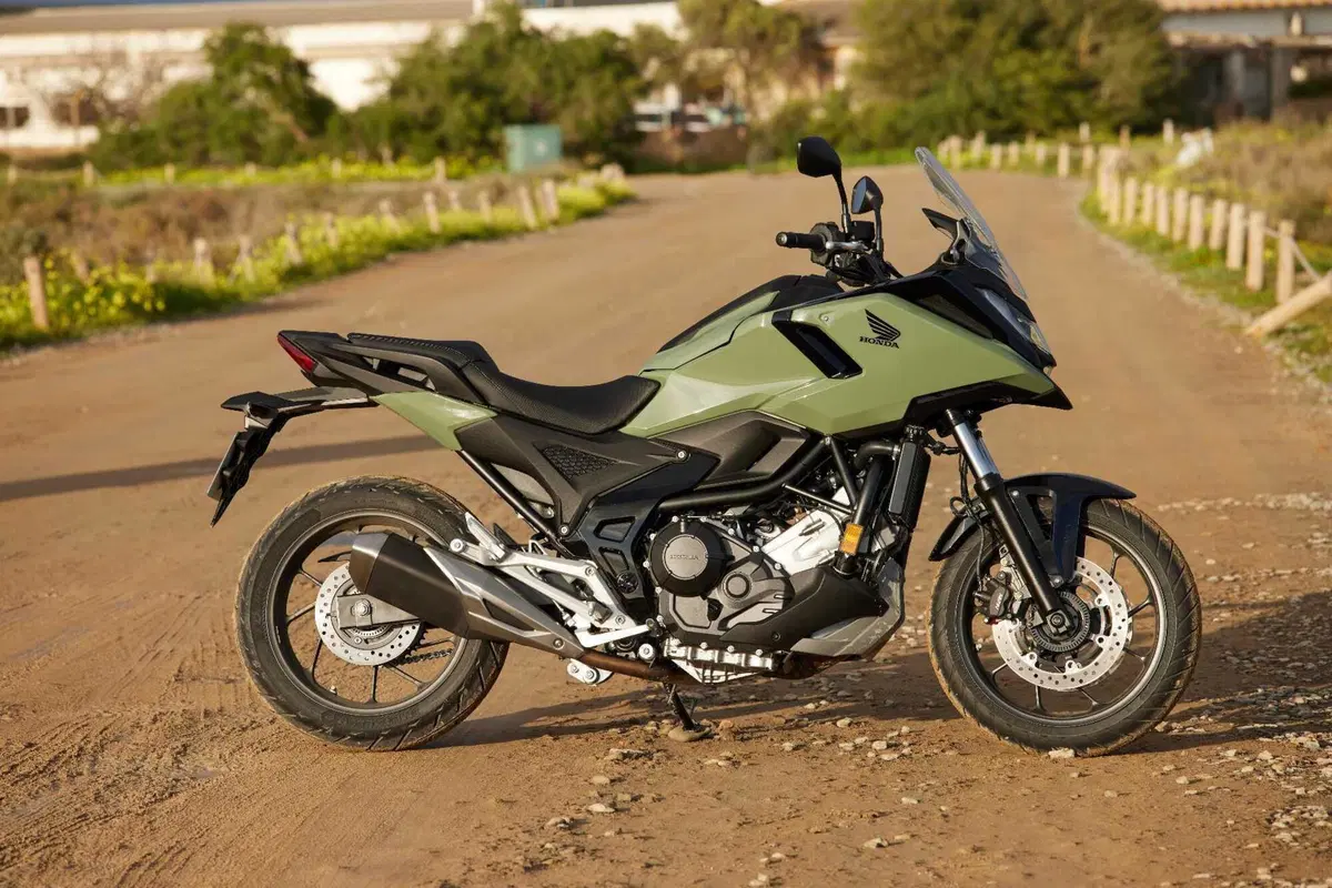 Prova Honda NC 750X 2025, perfezionamento continuo [VIDEO] (20)