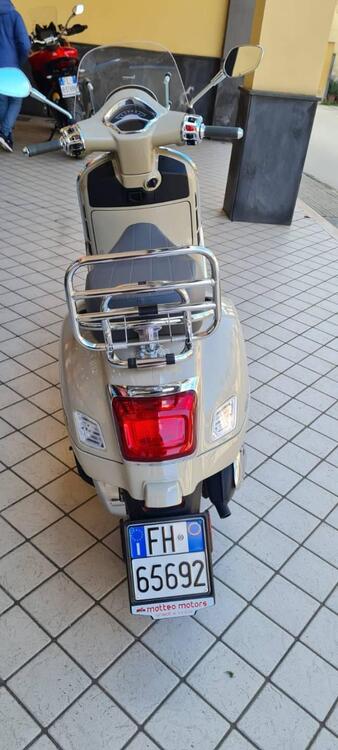 Vespa GTS 300 Hpe (2021 - 22) (4)