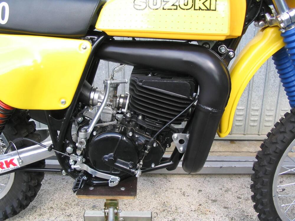 Suzuki RM 400 (5)